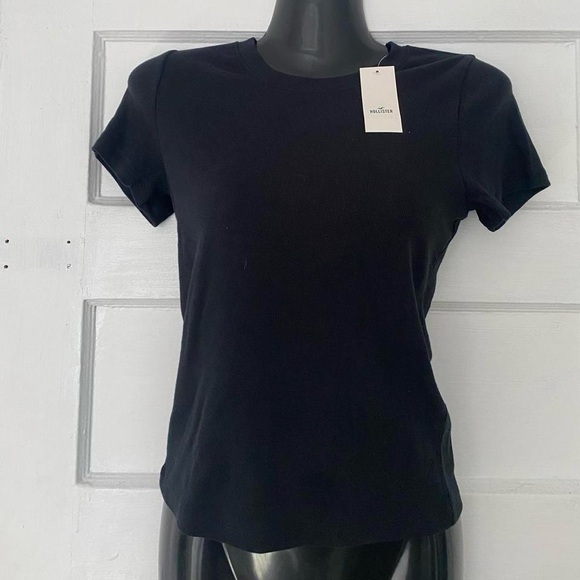 HOLLISTER BRAND NEW WITH TAGS THREE PIECE BUNDLE MEDIUM - Picture 6 of 10